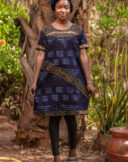 Knee-length dress with short sleeves, round neck